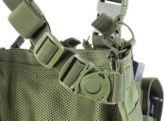 Condor chest rig rotating clasps